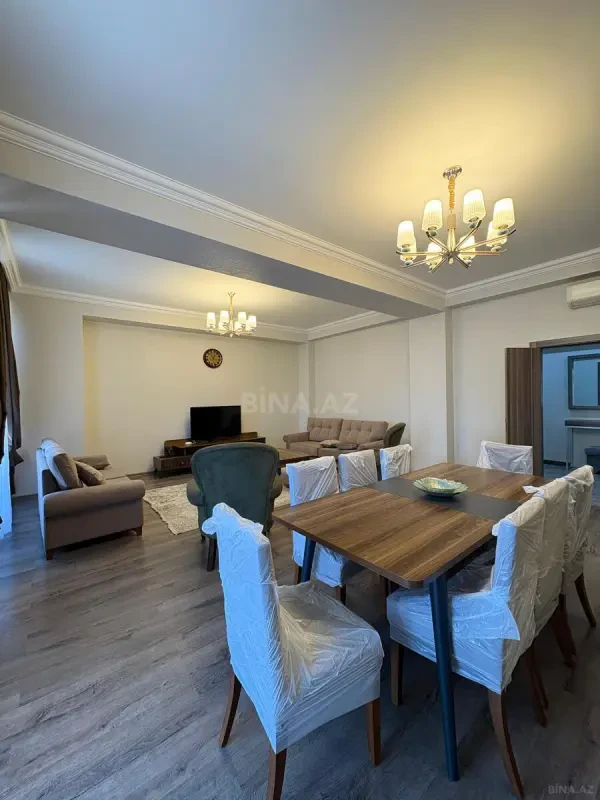 Kirayə verilir 4 otaqlı mənzil 220 m²