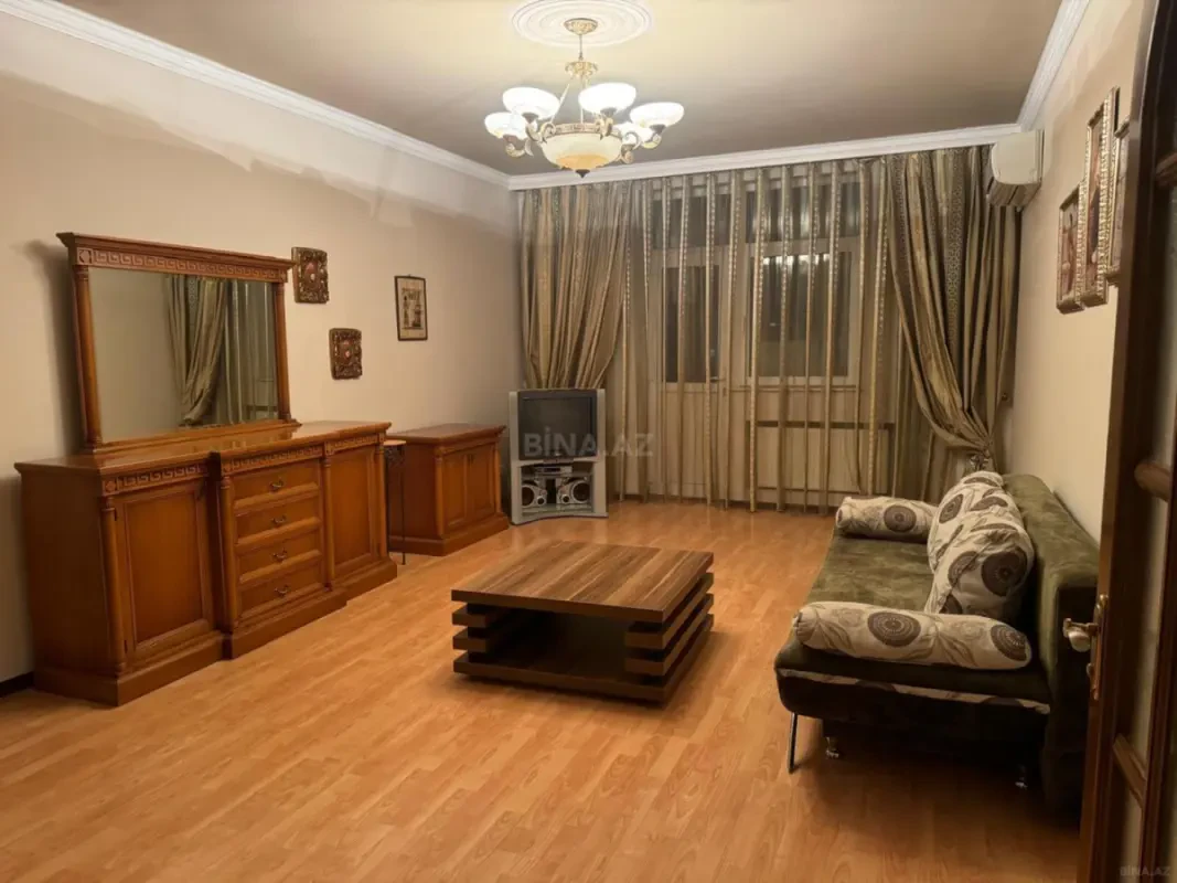 Kirayə verilir 2 otaqlı mənzil 90 m²