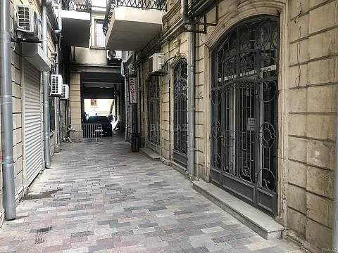 Kirayə verilir 2 otaqlı ofis 100 m² — Bakı, Sahil qəs. 2 otaq 100.00 m²