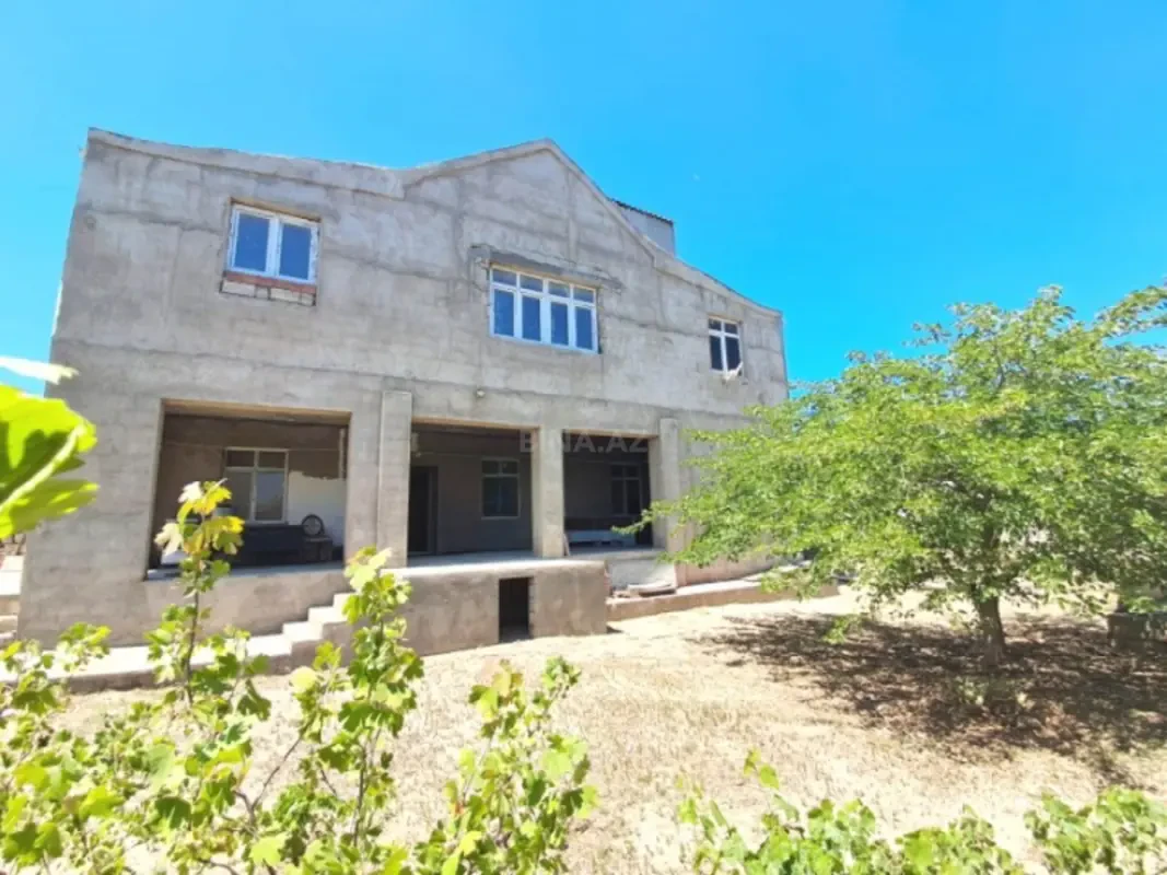 Satılır 5 otaqlı həyət evi 150 m²
