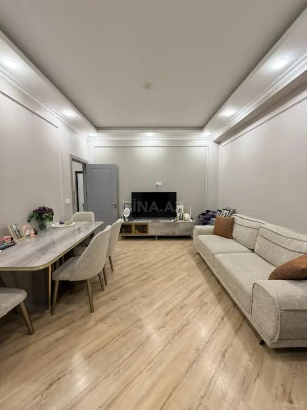 Satılır 2 otaqlı mənzil 65 m²