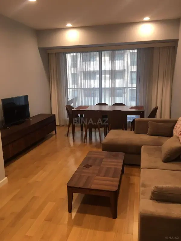 Kirayə verilir 3 otaqlı mənzil 120 m²