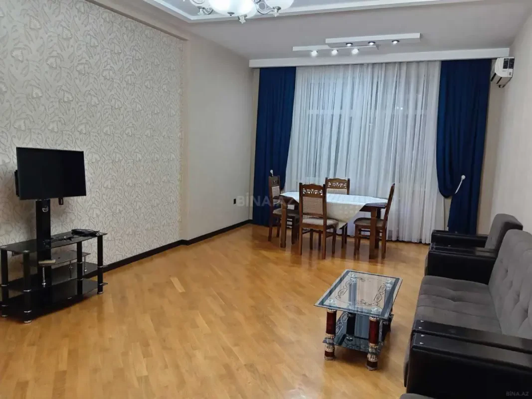 Kirayə verilir 3 otaqlı mənzil 135 m²