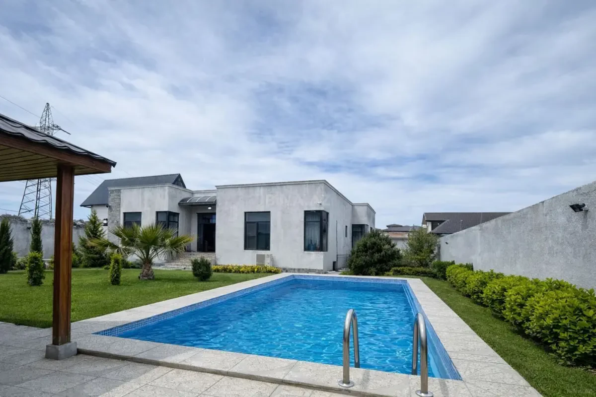 Kirayə verilir 4 otaqlı həyət evi 200 m²