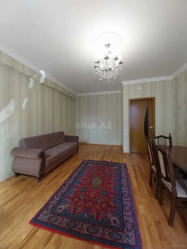 Kirayə verilir 2 otaqlı mənzil 70 m²