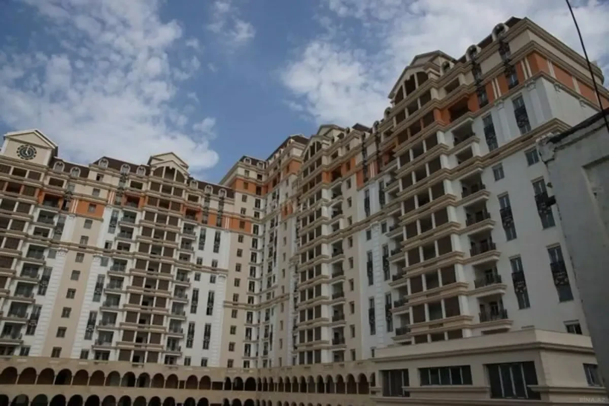 Satılır 4 otaqlı mənzil 205 m²