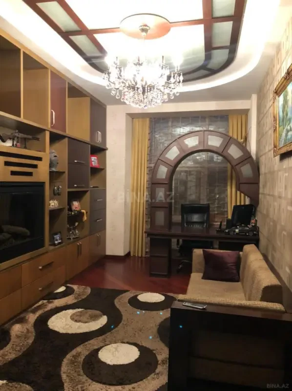 Satılır 4 otaqlı mənzil 150 m²