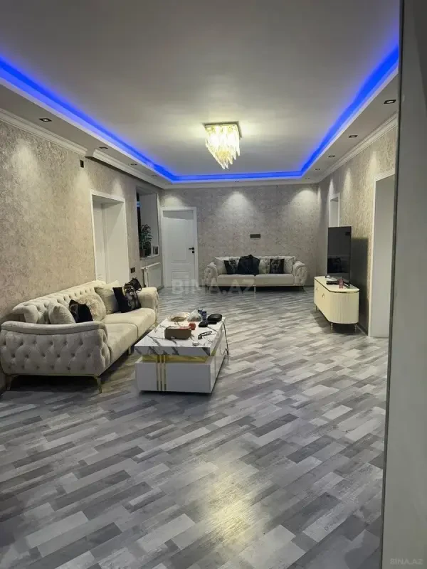 Satılır 6 otaqlı həyət evi 230 m²