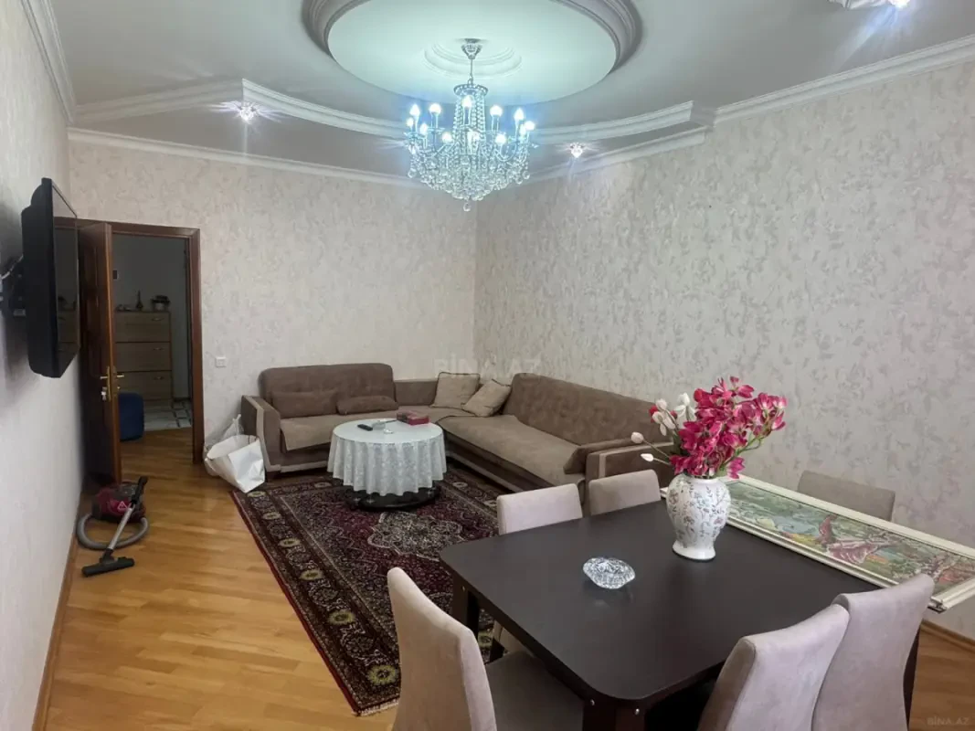 Kirayə verilir 3 otaqlı mənzil 130 m²