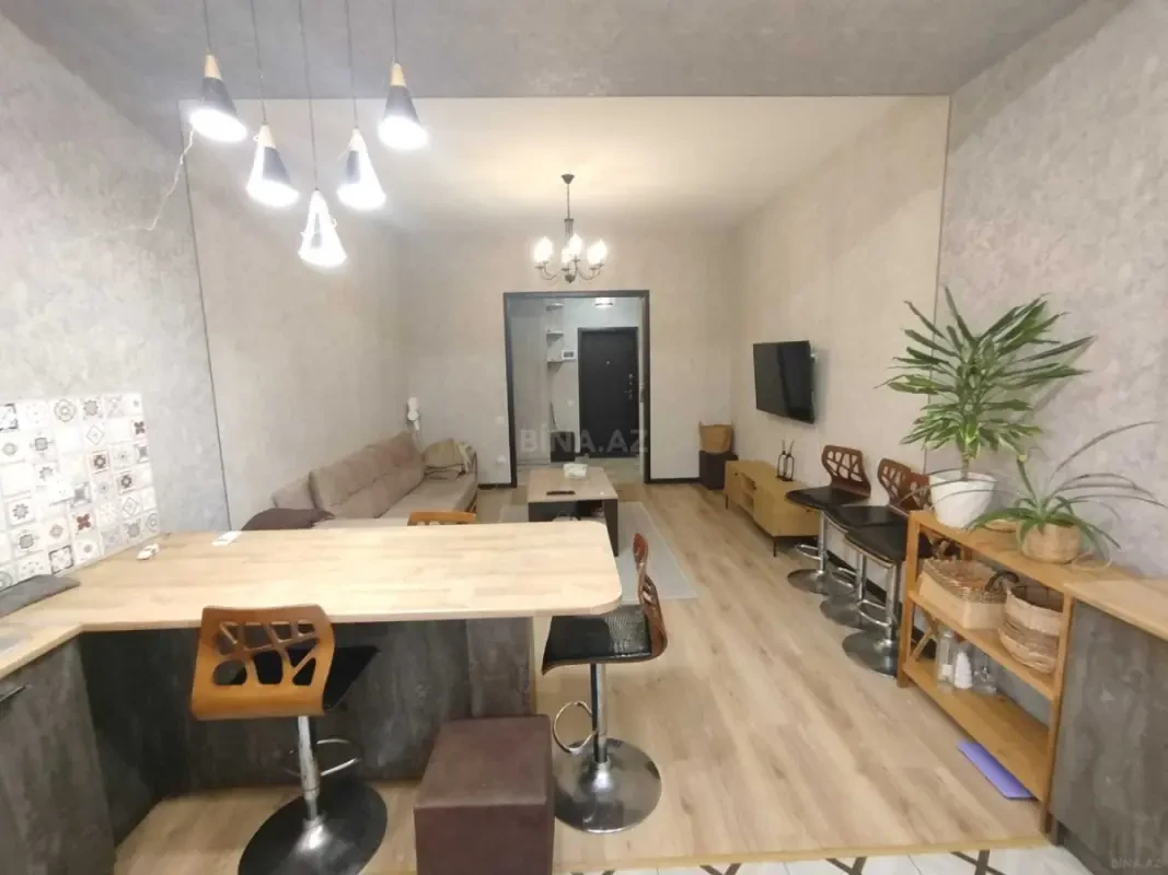 Kirayə verilir 2 otaqlı mənzil 70 m²