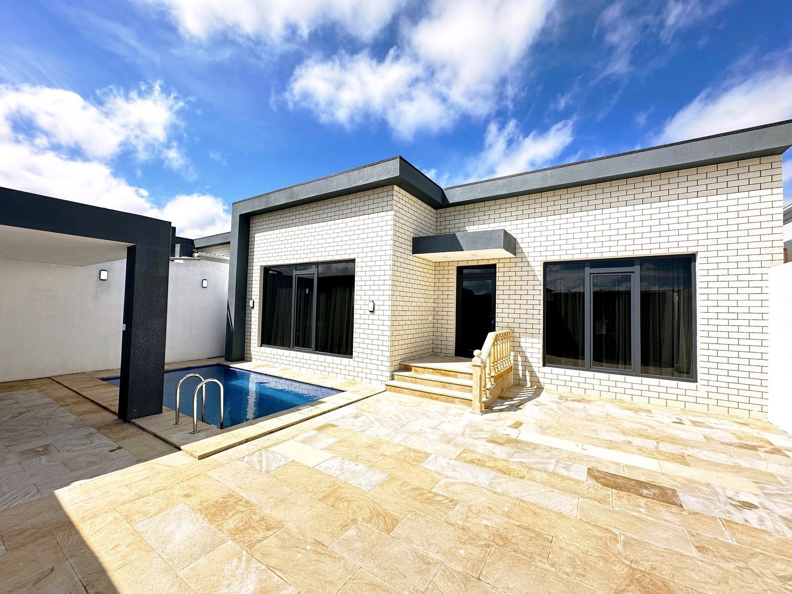 Satılır 4 otaqlı həyət evi 130 m²