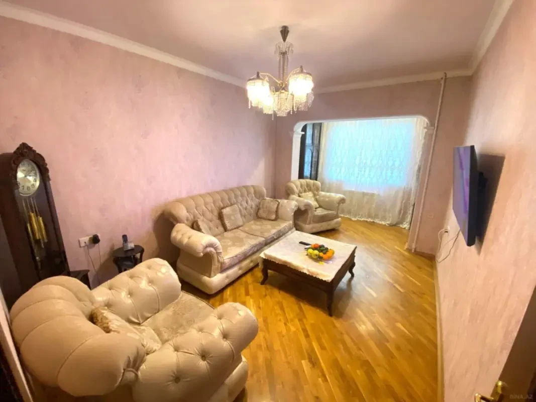 Satılır 4 otaqlı mənzil 115 m²