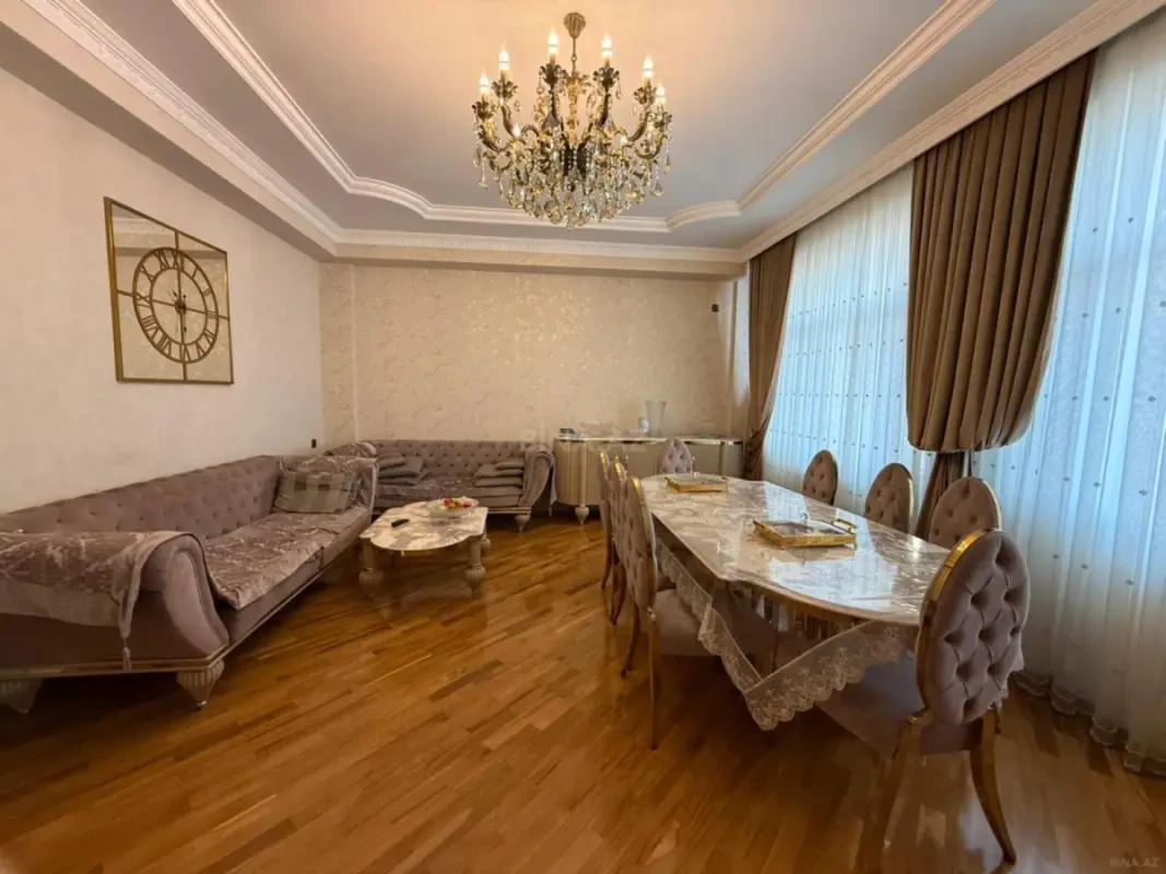 Satılır 3 otaqlı mənzil 135 m²