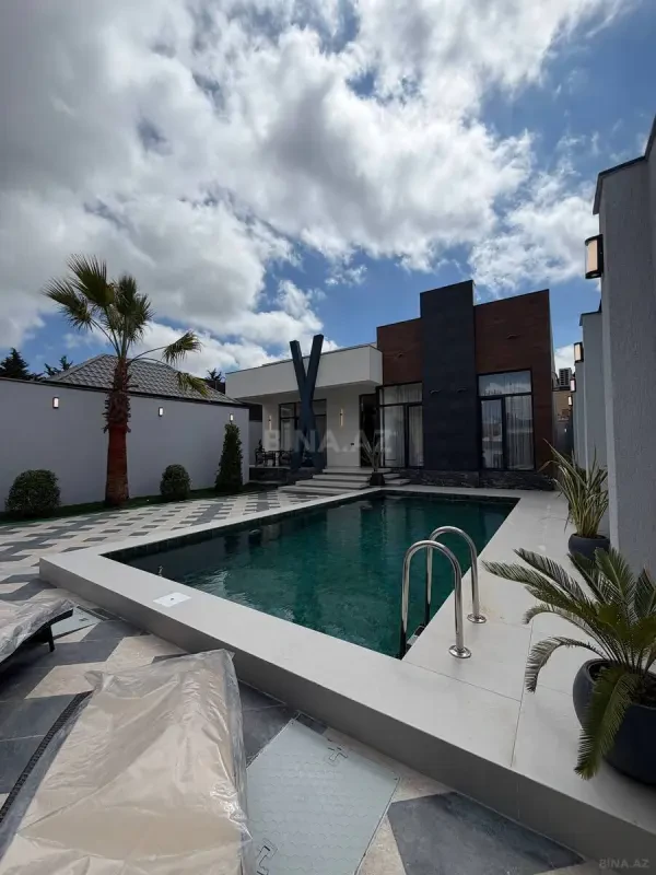 Satılır 5 otaqlı həyət evi 200 m²