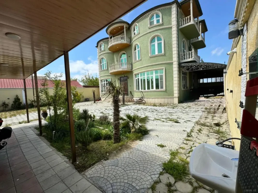 Satılır 5 otaqlı həyət evi 525 m²