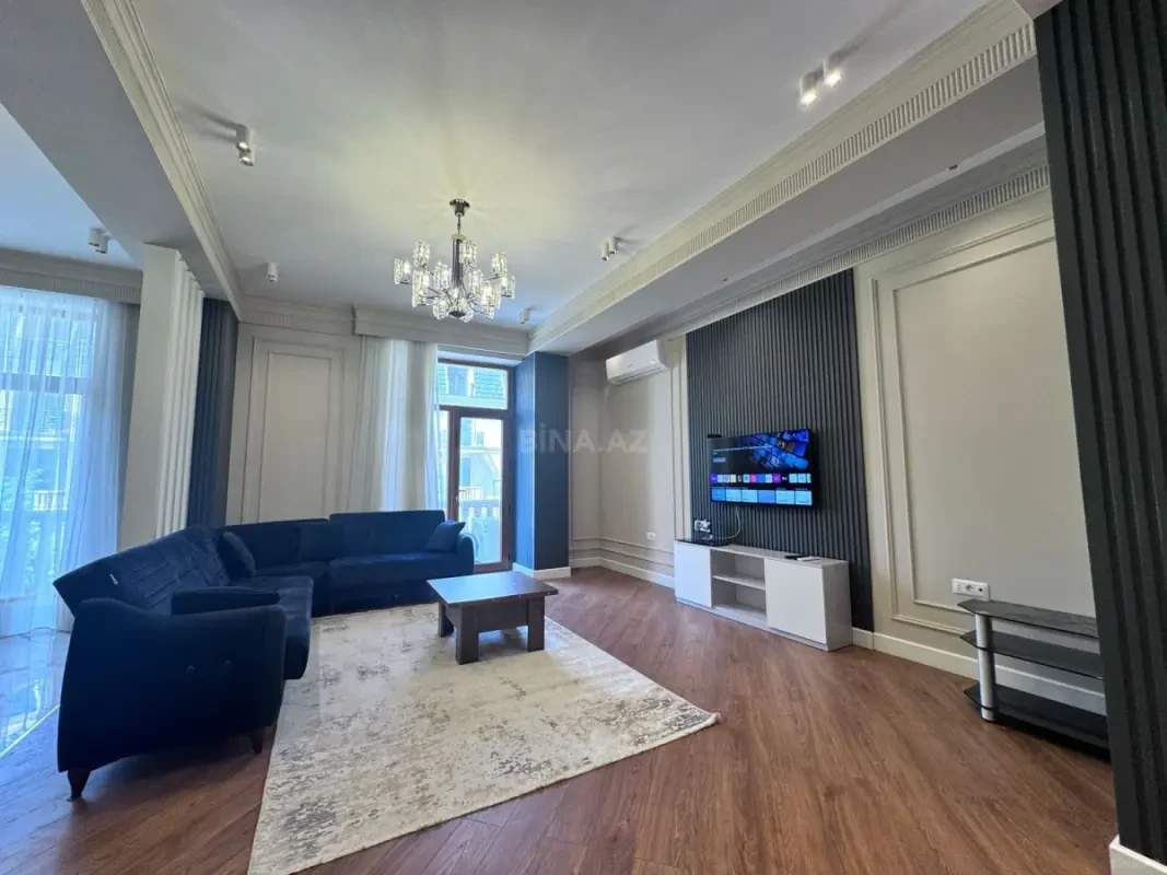 Kirayə verilir 3 otaqlı mənzil 141 m²