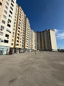 Satılır 4 otaqlı mənzil 130 m² — Bakı, Həzi Aslanov qəs. 4 otaq 130.00 m²