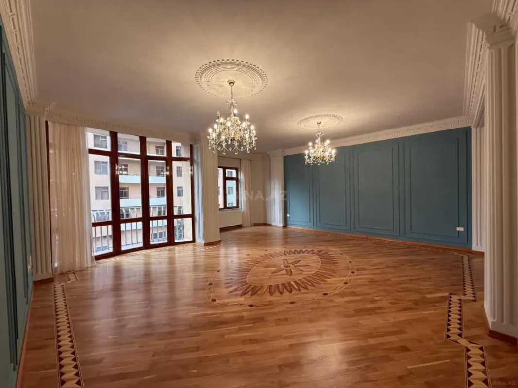 Satılır 3 otaqlı mənzil 175 m²