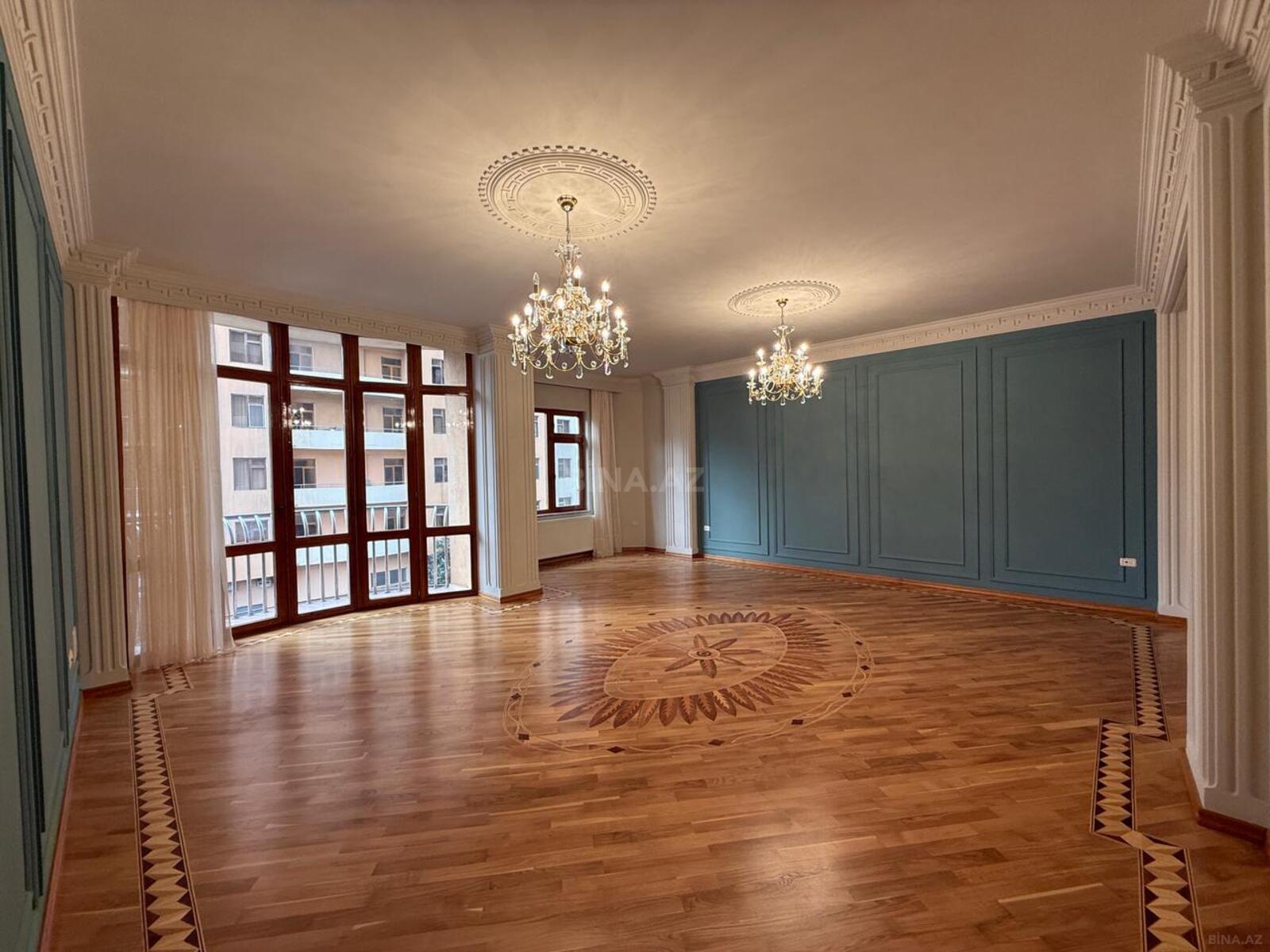 Satılır 3 otaqlı mənzil 175 m²