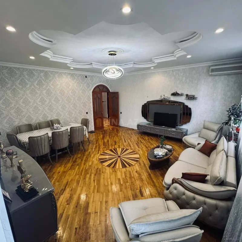 Satılır 3 otaqlı mənzil 110 m²