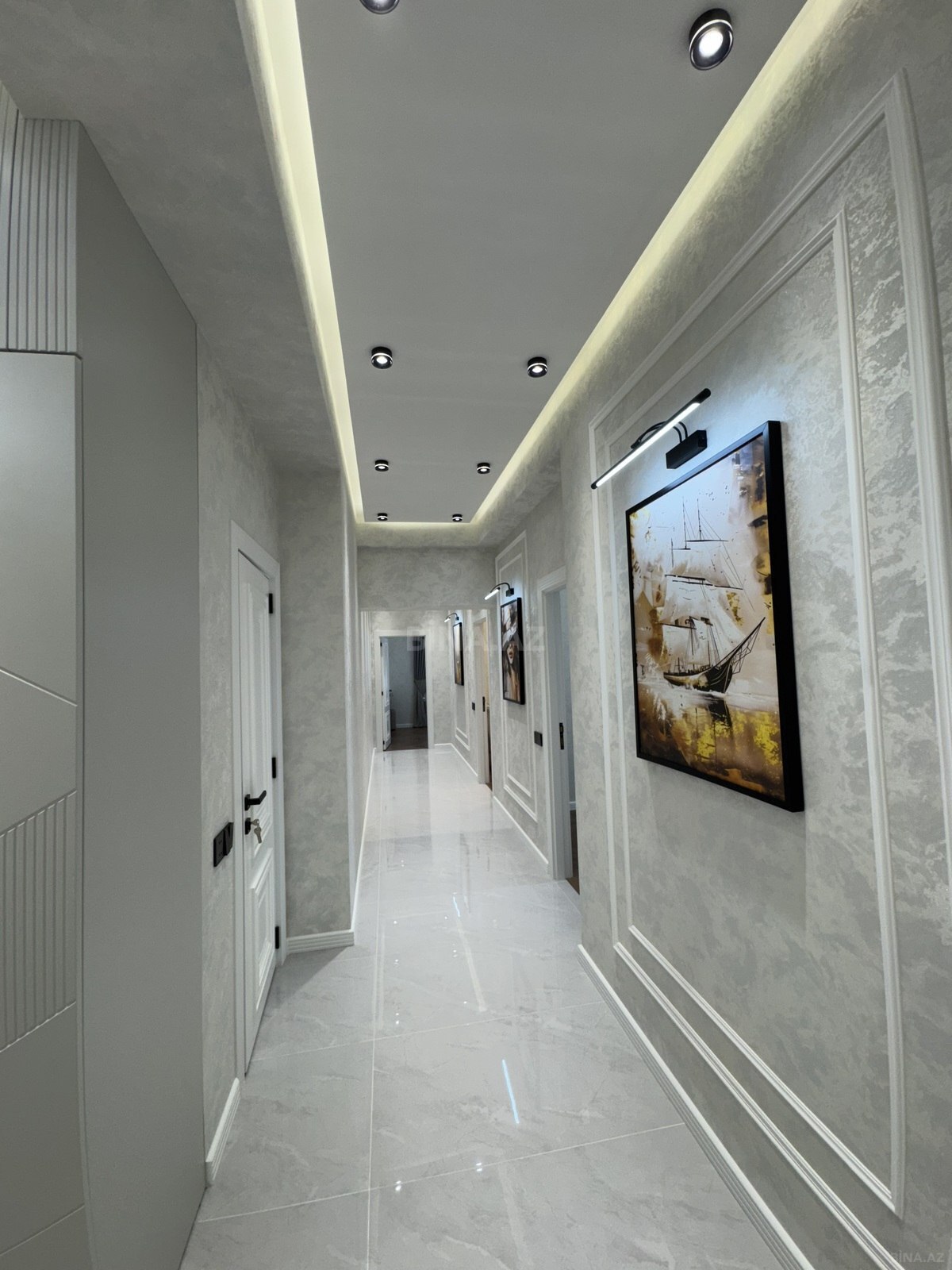 Satılır 3 otaqlı mənzil 105 m²