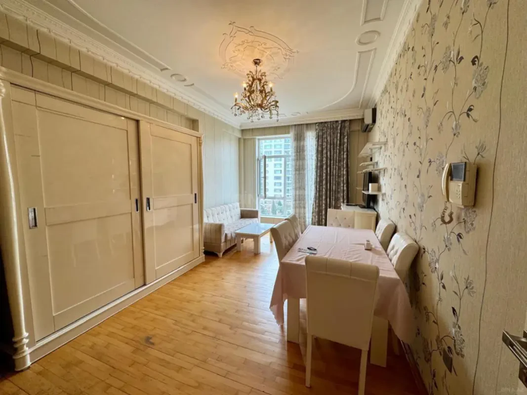Kirayə verilir 2 otaqlı mənzil 60 m²