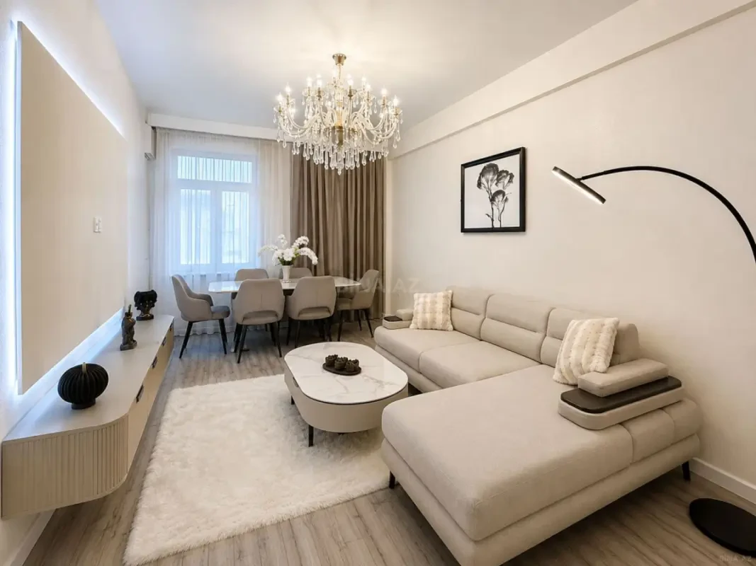 Satılır 2 otaqlı mənzil 105 m²
