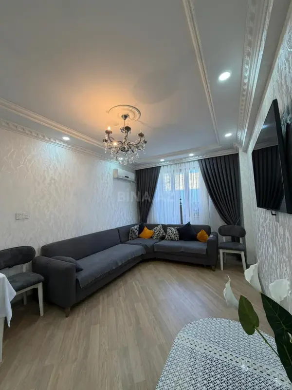 Satılır 4 otaqlı mənzil 125 m²