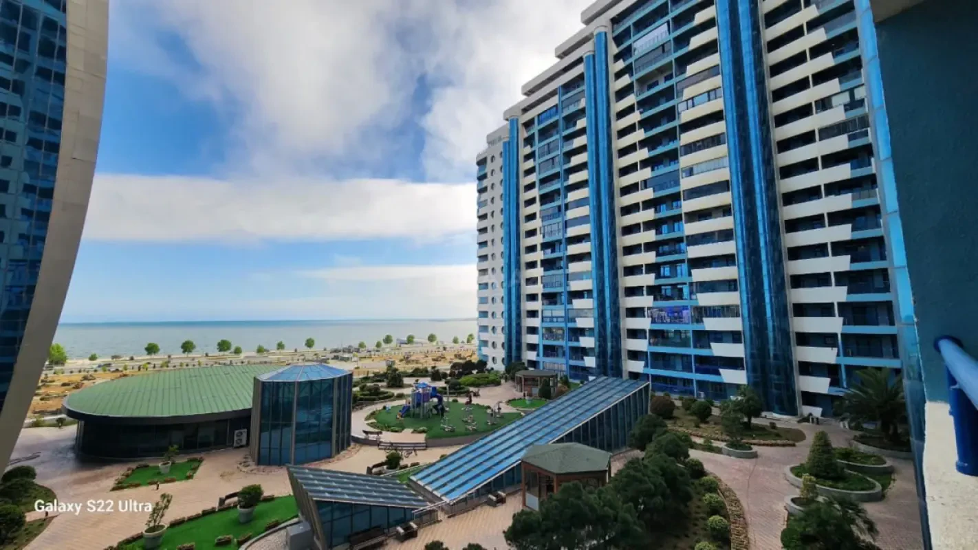 Satılır 3 otaqlı mənzil 200 m²