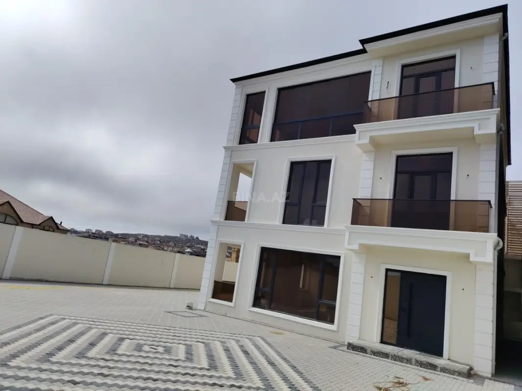 Satılır 6 otaqlı həyət evi 400 m²