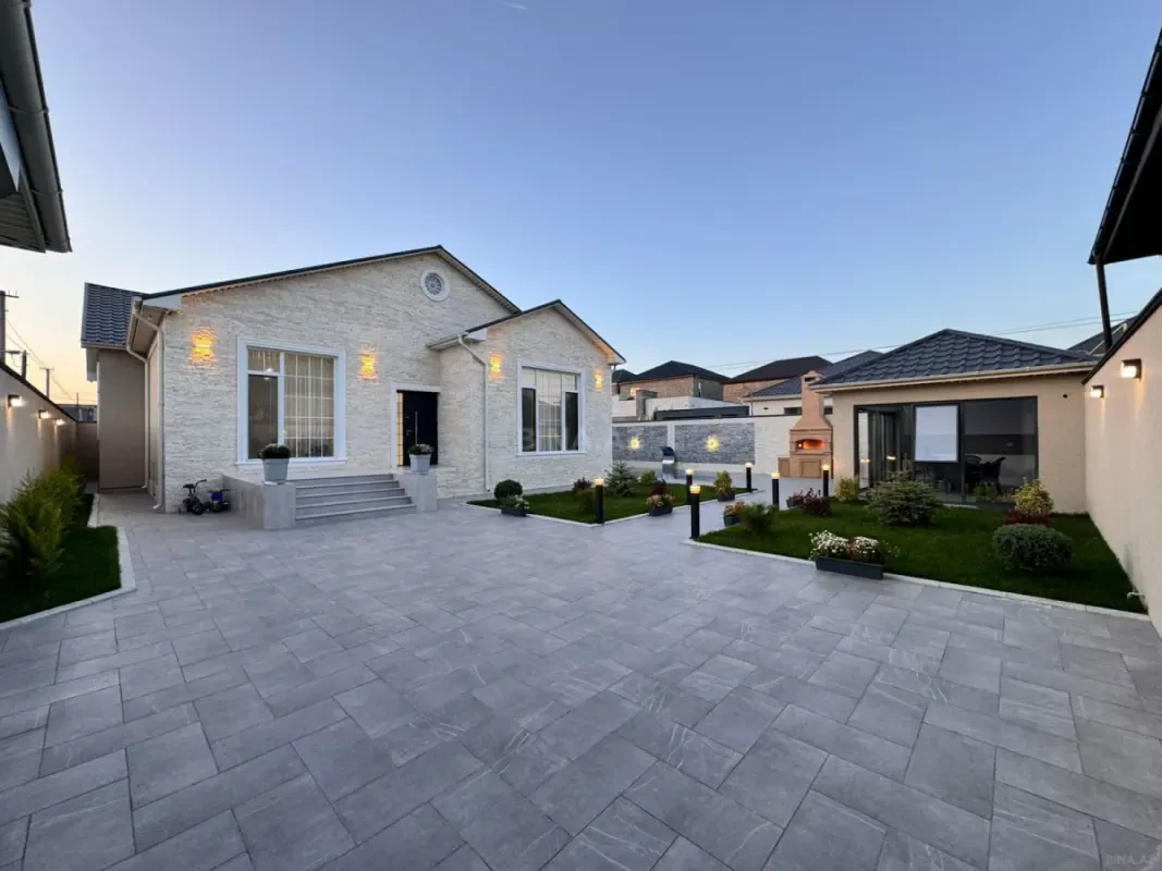 Satılır 5 otaqlı həyət evi 220 m²