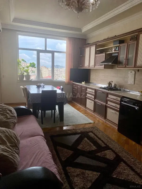 Satılır 3 otaqlı mənzil 150 m²