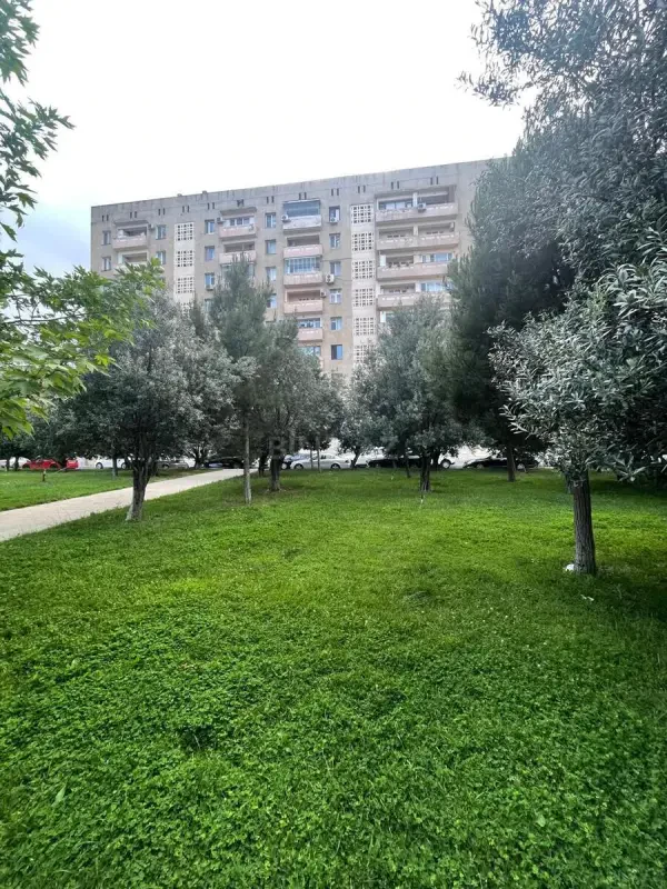 Satılır 4 otaqlı mənzil 105 m²