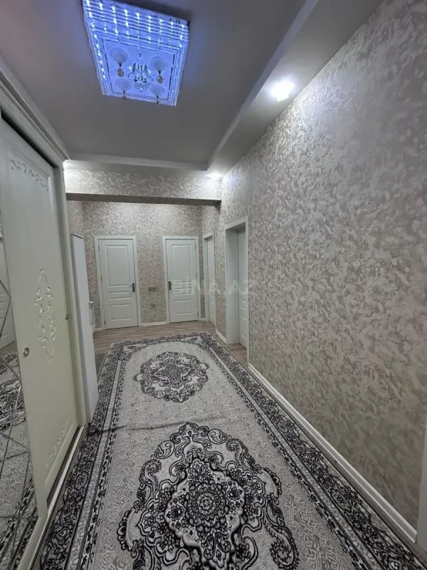 Satılır 2 otaqlı mənzil 82 m²