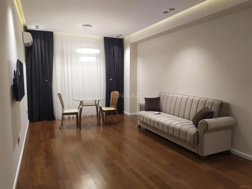 Kirayə verilir 2 otaqlı mənzil 67 m²