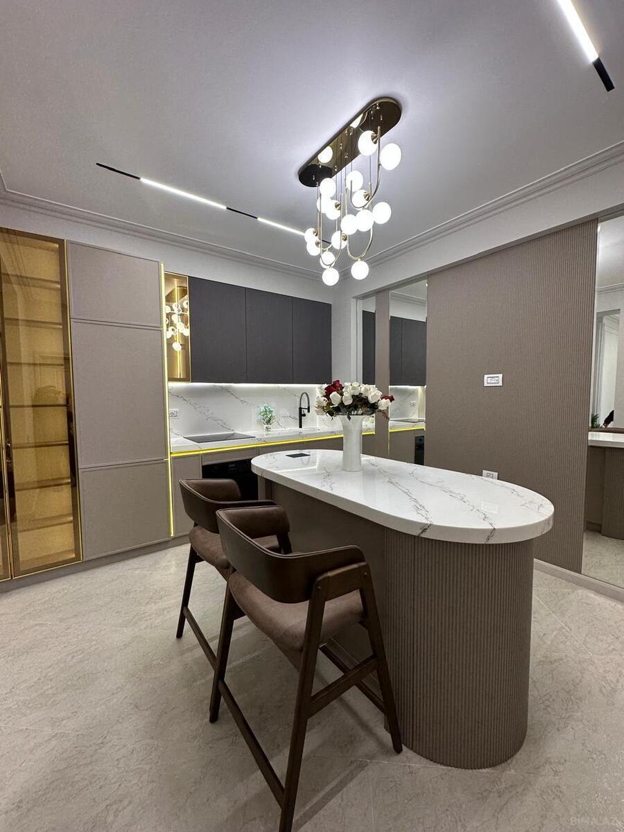 Kirayə verilir 2 otaqlı mənzil 88 m²