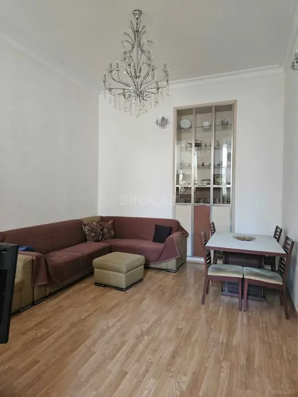Kirayə verilir 2 otaqlı mənzil 67 m²