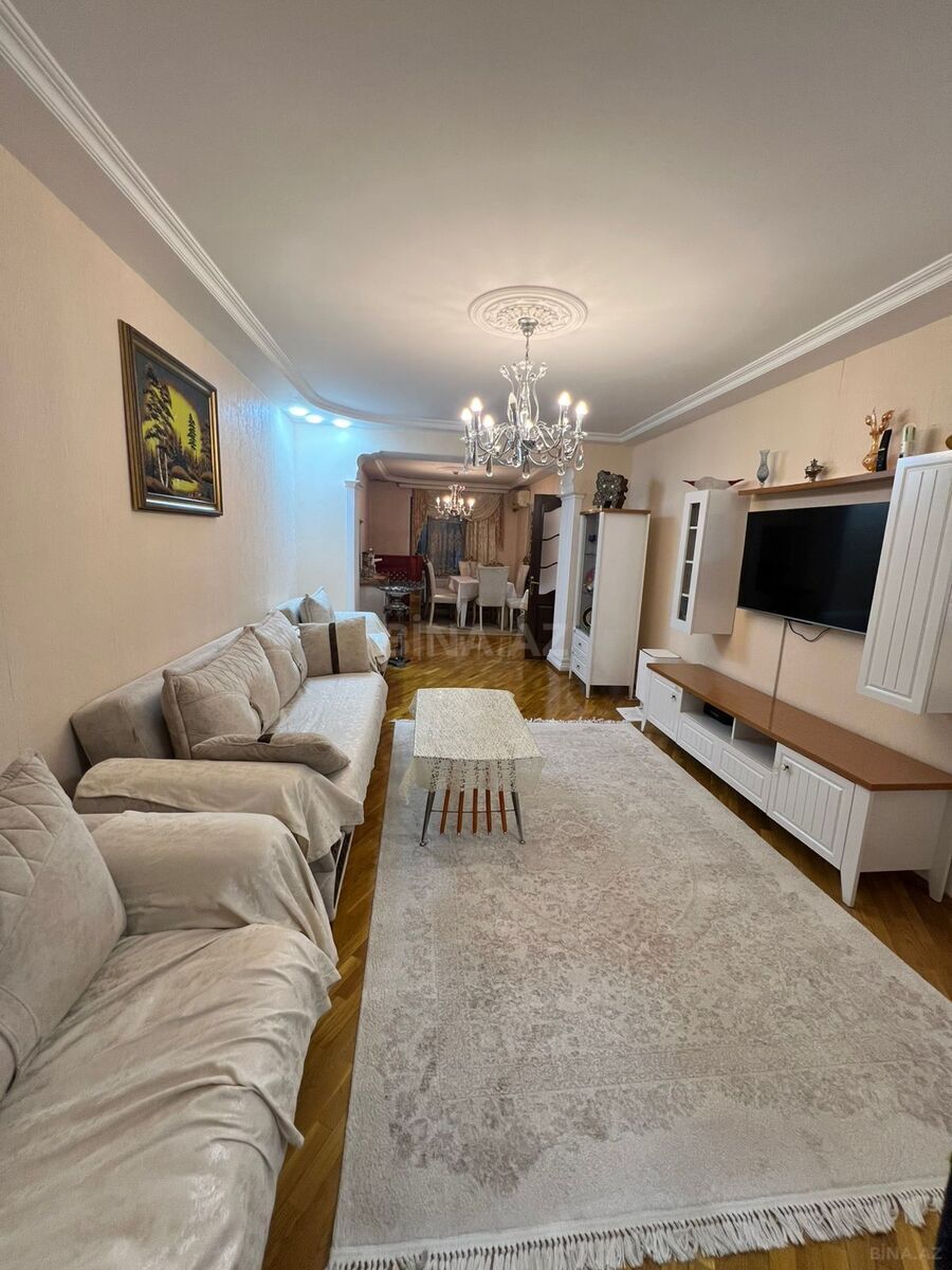 Satılır 3 otaqlı mənzil 125 m²