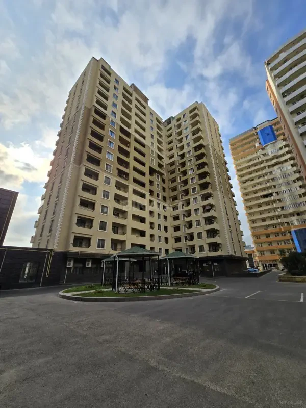 Satılır 2 otaqlı mənzil 70 m²