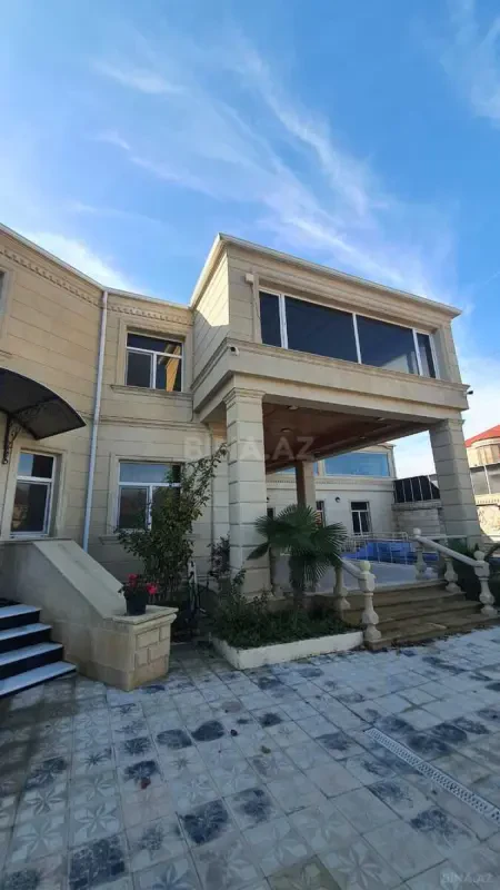 Satılır 7 otaqlı həyət evi 250 m²