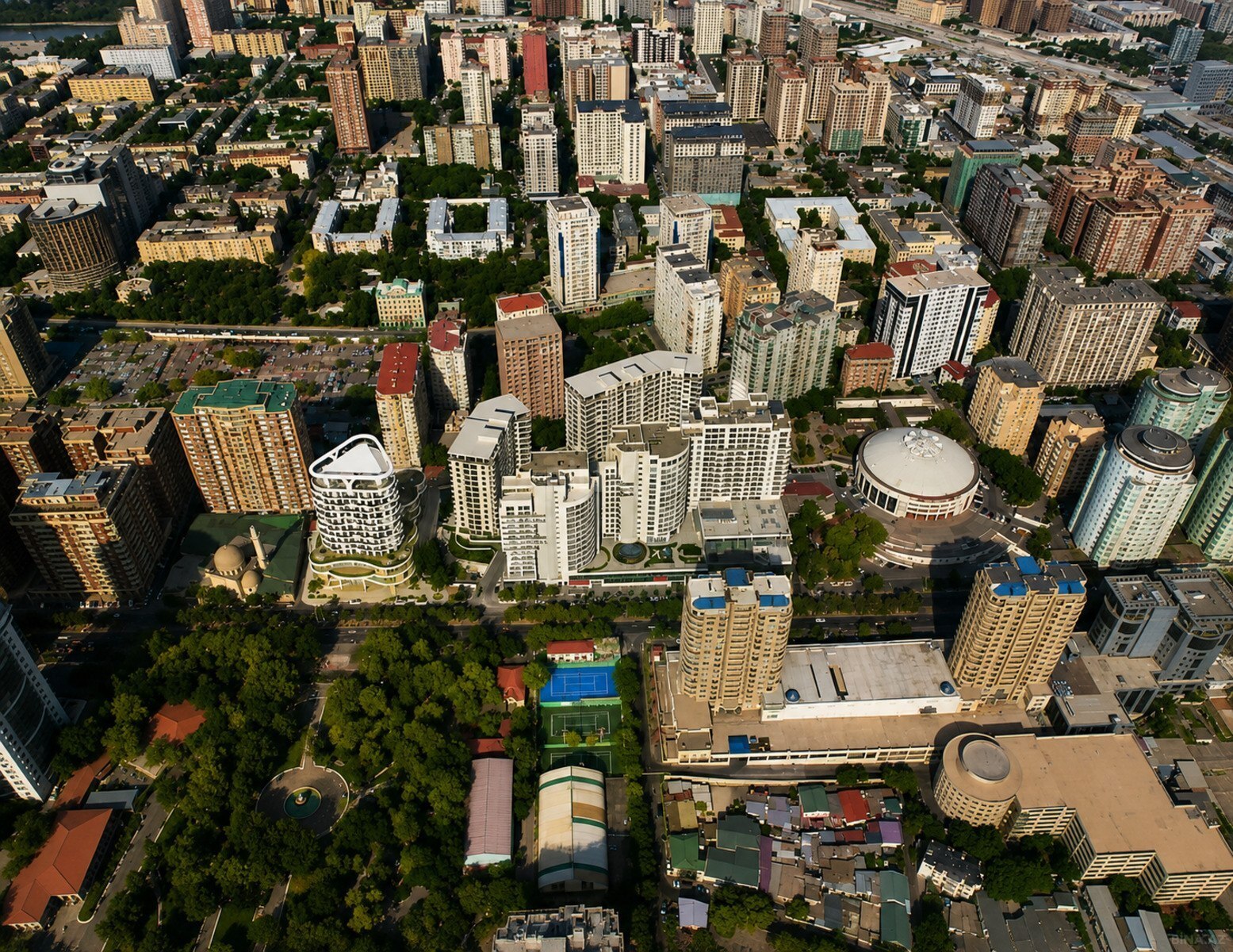 Satılır 3 otaqlı mənzil 130.5 m²