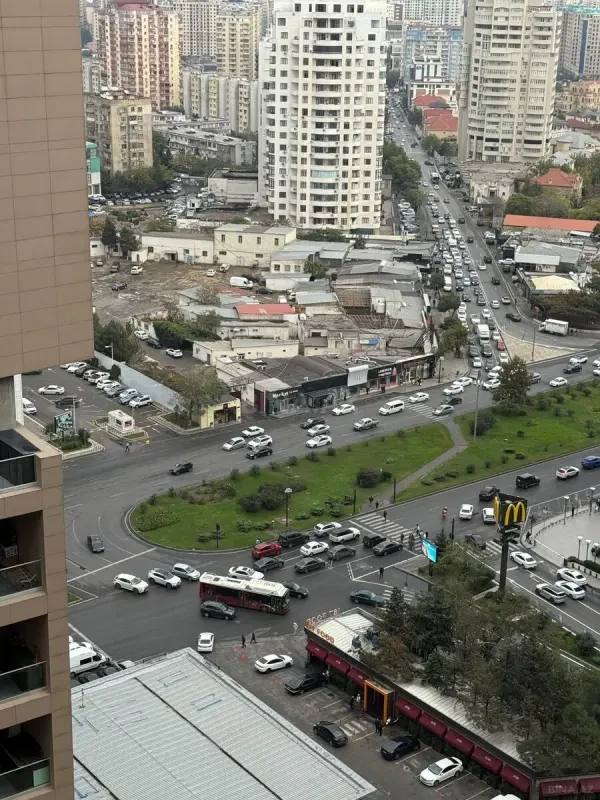 Satılır 3 otaqlı mənzil 148 m²