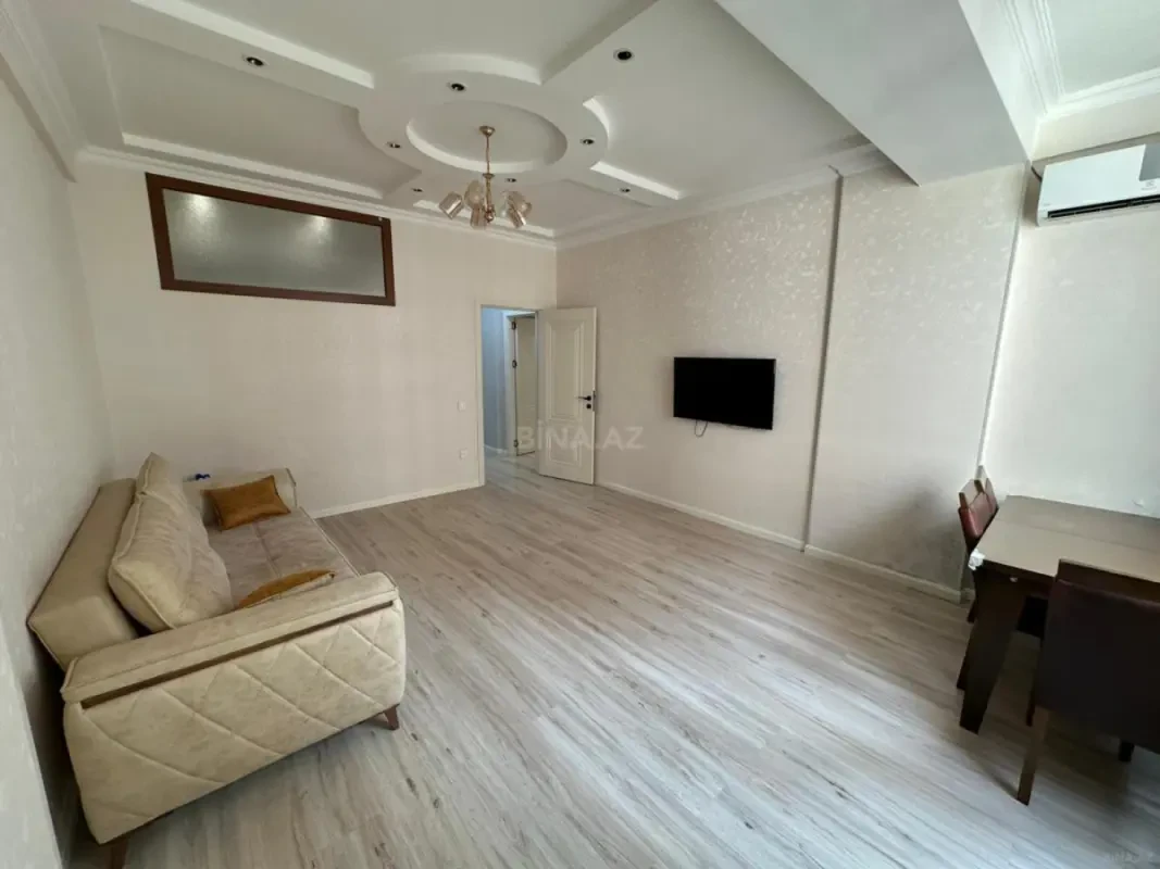 Kirayə verilir 2 otaqlı mənzil 70 m²