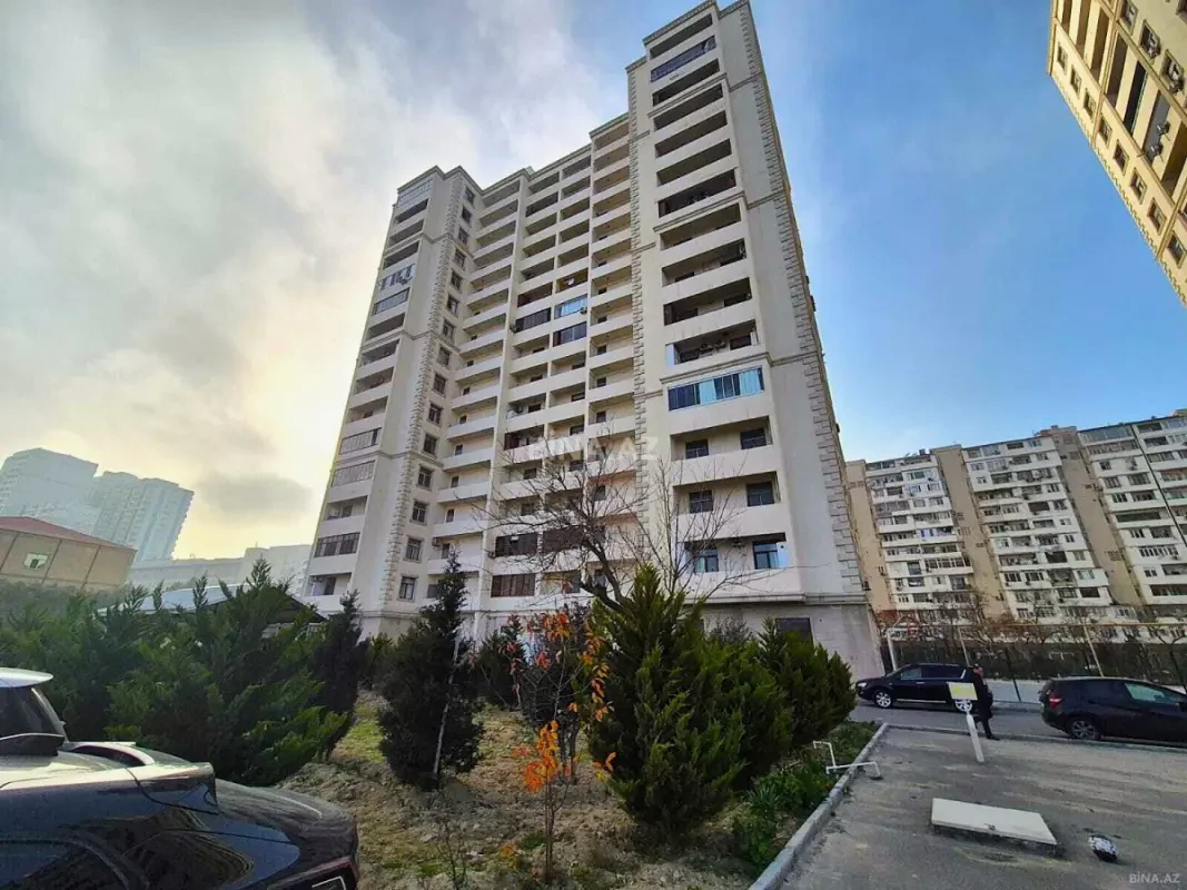 Satılır 3 otaqlı mənzil 123 m²
