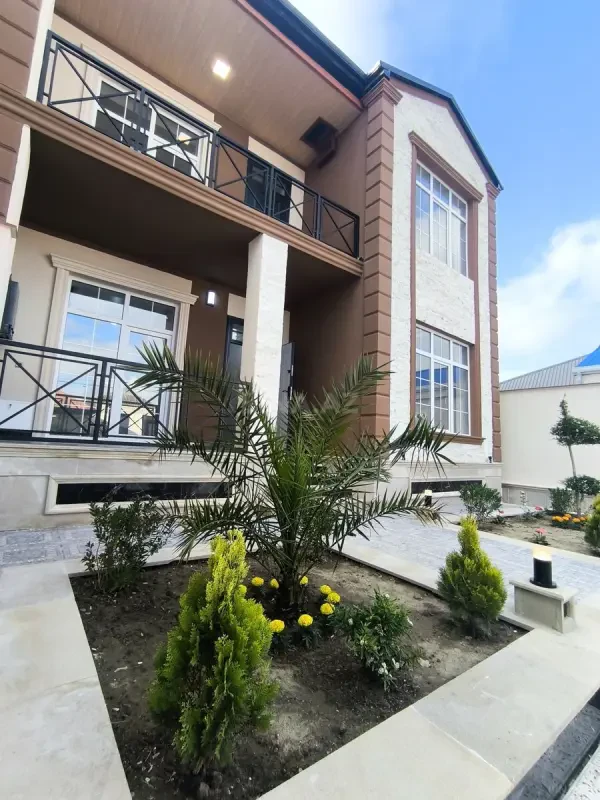 Satılır 6 otaqlı həyət evi 200 m²