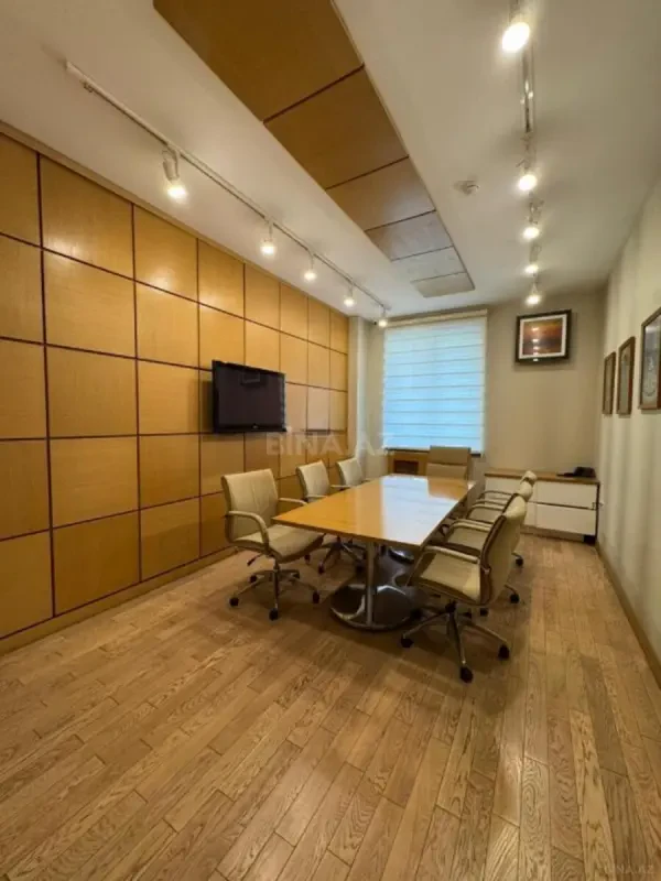 Kirayə verilir 7 otaqlı ofis 275 m²