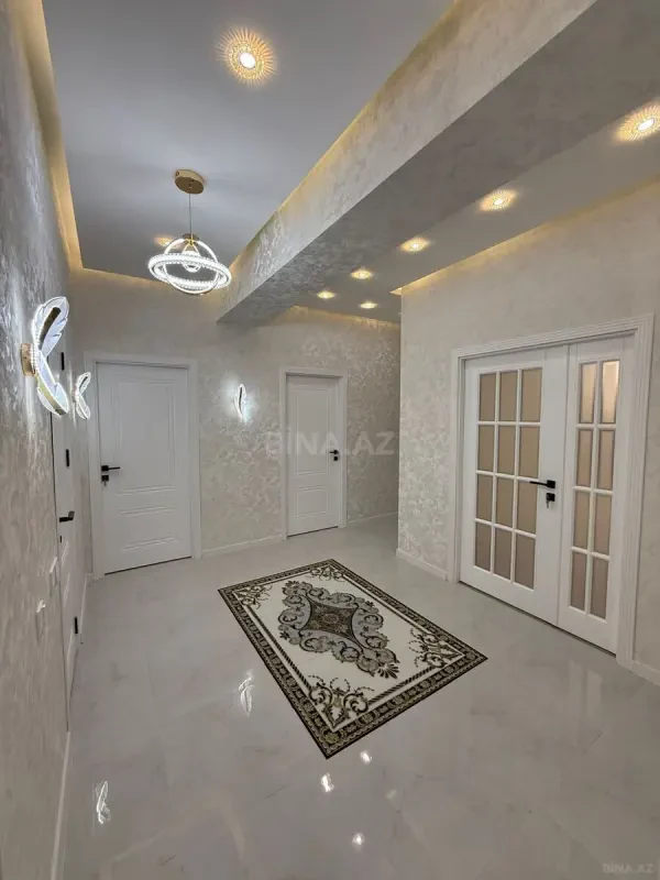 Satılır 3 otaqlı mənzil 125 m²