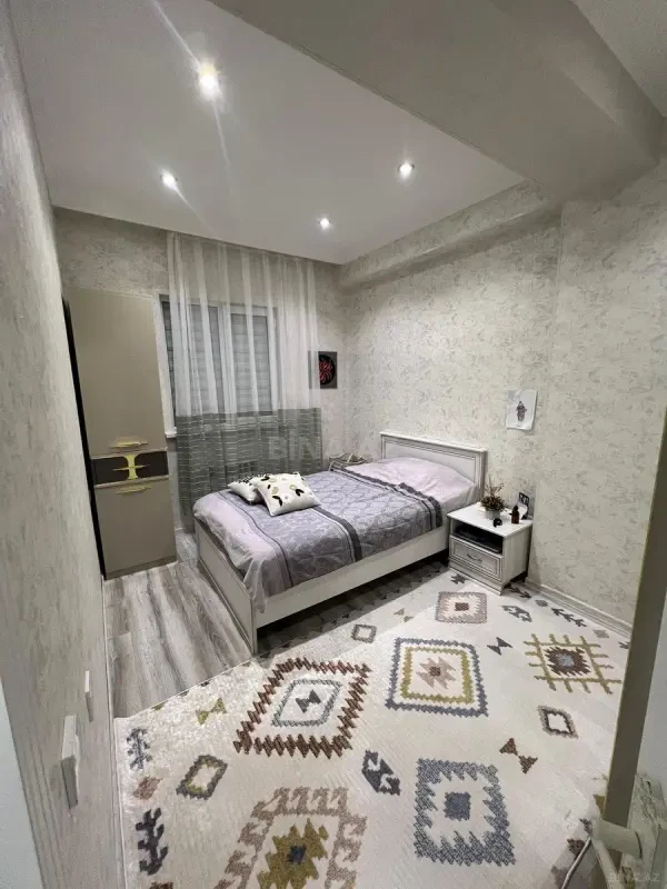 Satılır 2 otaqlı mənzil 56 m²