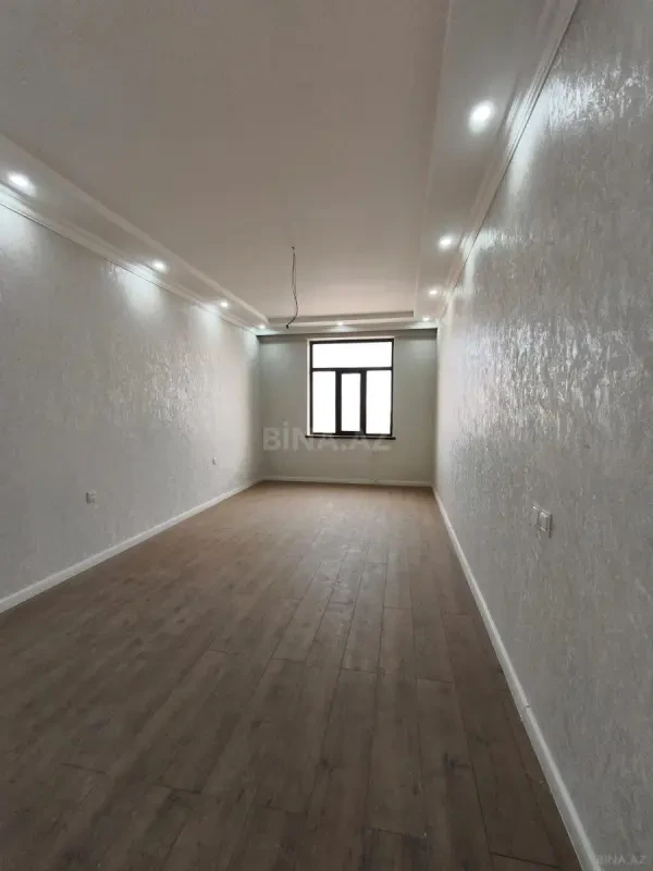 Satılır 3 otaqlı mənzil 132 m²