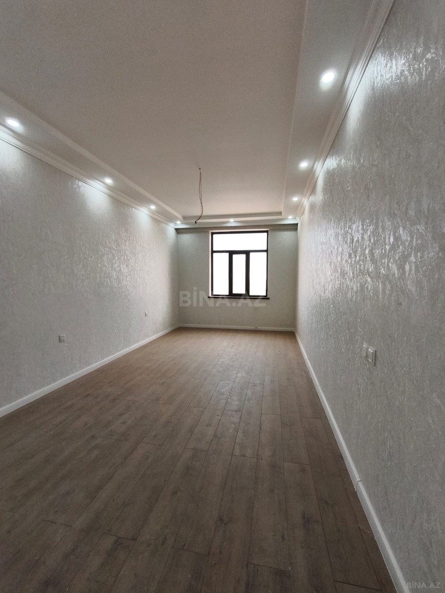 Satılır 3 otaqlı mənzil 132 m²